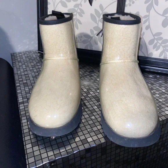 Ugg boots - Picture 3 of 12